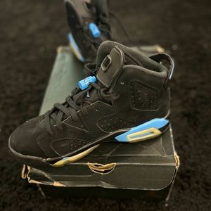 Jordan 6 UNC